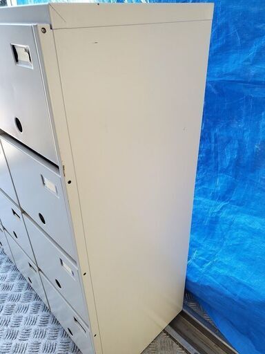 コクヨ シューズボックス SX-D44F1 4列4段16人用 扉付きタイプ 近場配達 可