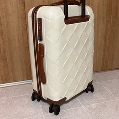 新品未使用スーツケース(Lサイズ83リットル) Legend Walker GRACE