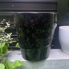 美品　陶器製　植木鉢　黒　 