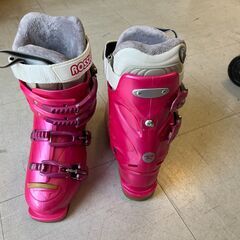 【打合せ中】スキー靴　ROSSIGNOL（ピンク）