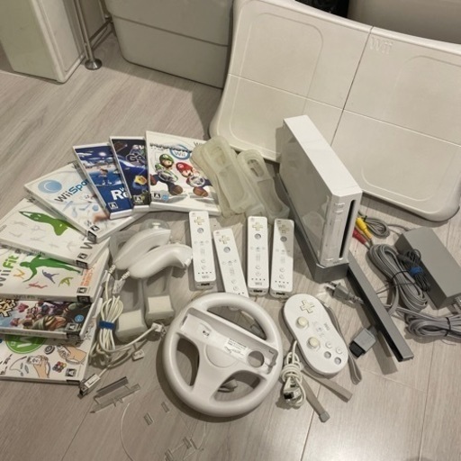 すぐ遊べます wii 人気ソフト多数　コントローラー4個 セット