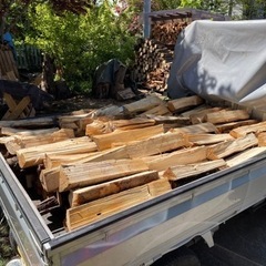 薪販売　広葉樹と針葉樹に焚き付け用もサービスします