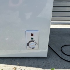冷凍庫　98L 上開き