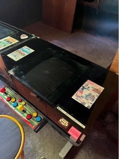 アーケードゲームの筐体（ジャンク）