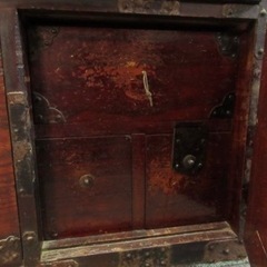 MD163【時代箪笥】欅 装飾 重厚金具 箪笥 半月環取手 