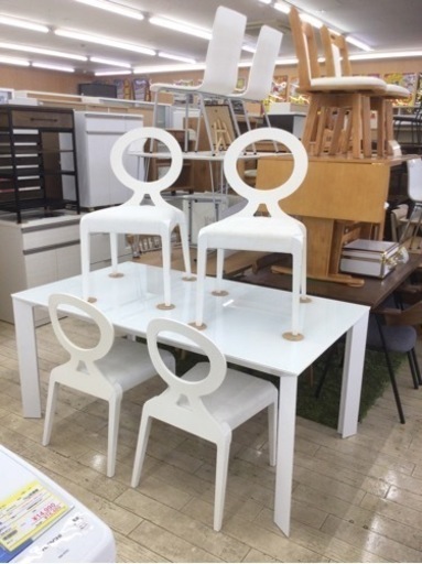 【値下げ致しました✨デザイナーズ✨ヴォーノ3❗️✨ビーチ材❗️✨イタリア製❗️✨】定価¥411,840  AbitaStyle/アビタスタイル　ダイニング5点セット  ホワイト  フライミーなどで購入できる　食卓　テーブル