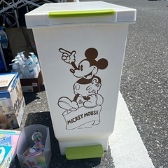 ディズニー　ミッキーマウス　　ゴミ箱