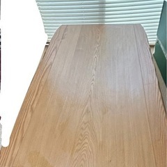 木製のローテーブルです。