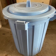 ポリバケツ　70L ゴミ箱　蓋付き　生活雑貨 家庭用品 掃除用品