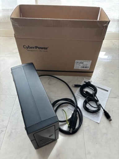 【配送OK】CyberPower 無停電電源装置 (常時商用 UPS 給電/正弦波出力) 500VA/300W CPJ500