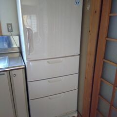 【０円】東芝製、冷蔵庫、355L、引っ越すので手放します。