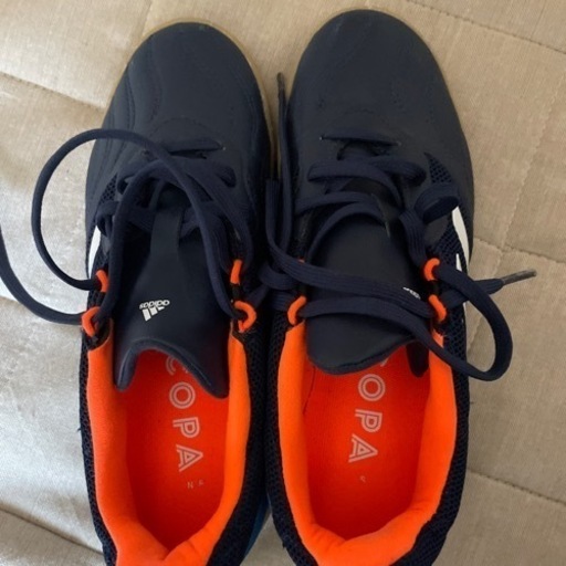 adidas フットサルシューズ