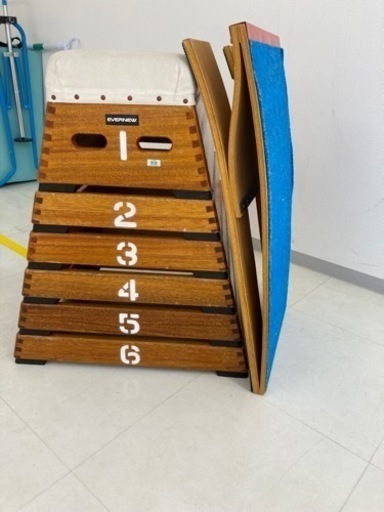 教育用跳び箱6段　ロイター板付き
