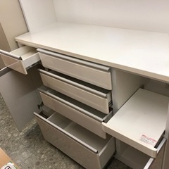 ※お譲り決定　大収納ホワイト食器棚