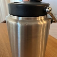 イエティ ランブラー ハーフガロンジャグ　キャンプ　アウトドア