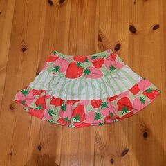 トマト柄のスカート