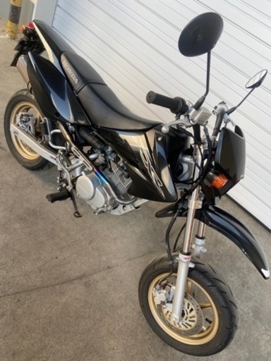 きれいなモタード　XR100 距離少