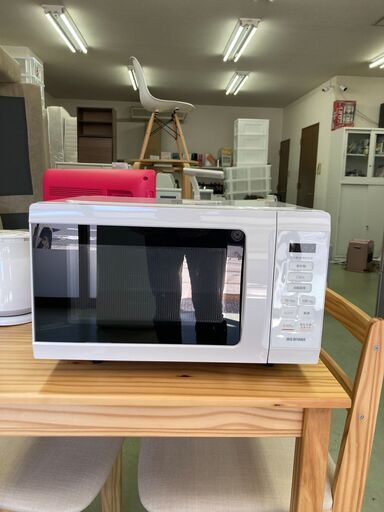 【リサイクルショップ　ピカソ　小松原】2023年製 アイリスオーヤマ フラットテーブル 18L 電子レンジ IMB-F186-W ホワイト★6387★