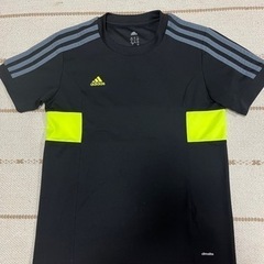 ②adidasジュニア 黒Tシャツ160