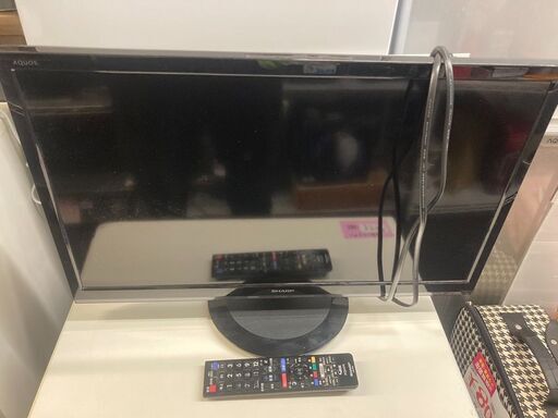 ☆中古￥10,800！【目玉商品！】SHARP　24インチ液晶テレビ　家電　2T-C24AD型　2020年製　【BE099】