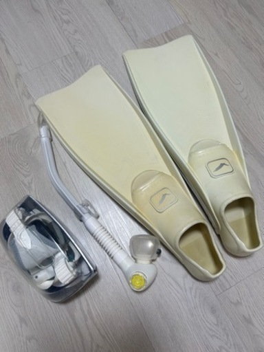 【5/24に廃棄！お値下げ検討します。気になる方はメッセージください。】 Gullフィン、シュノーケル、ゴーグルのホワイトセット