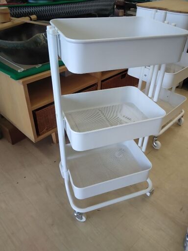 極上美品 IKEA キッチンワゴン 2千円から3千円 棚