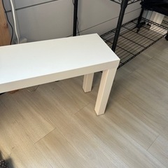家具 SALE！イスか机　飾り台　ホワイトで綺麗な色