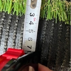 人工芝毛の長さ3.5cm   幅100cm 縦の長
さ325cmと430cm