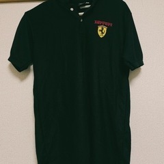 《新品》Ferrariロゴ　襟付きTシャツ