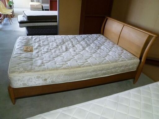 FRANCEBED ダブルベッド マットレス付き 幅152×長さ204×高さ93cm 木製