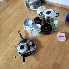 【ネット決済】食器、プライパン、鍋（小）炊飯器、フォーク、スプーン