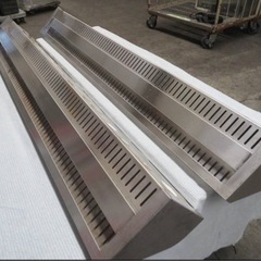 ステンレス吊り棚・壁付け収納 ★厨房機器・業務用☆中古品