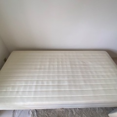 ベッド、三つ折りマットセット　カビ&黄ばみ汚れあり