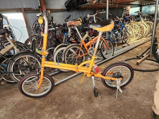 折りたたみ自転車　６変速　　オレンジ　配達可能