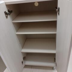 ★ジモティ割あり★ ｼｭｰｽﾞﾎﾞｯｸｽ　WH　現状販売 (H)101× (W)75× (D)35【joh 1298】 ☆ジモティ割あり☆ ｼｭｰｽﾞﾎﾞｯｸｽ WH 現状販売 (H)101× (W)75× (