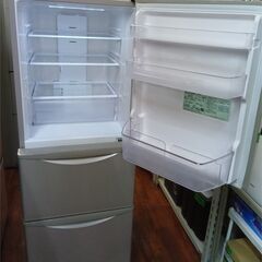 【￥20,000-】HITACHI 日立 冷蔵庫 265L 2015年製 市内配送無料 20,000-】HITACHI 日立 冷蔵庫 265L 2015年製 市内配送無料