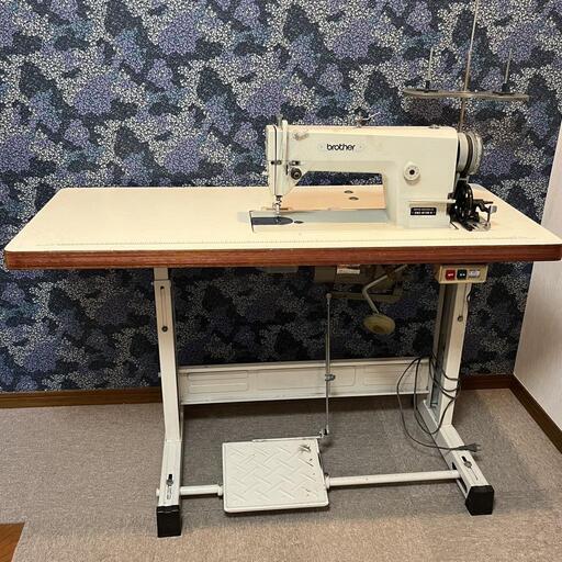 brother 工業用ミシン　ボビンや針り付き