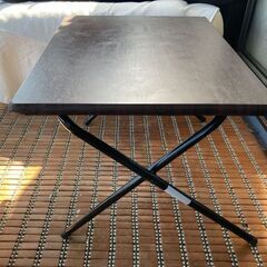 【無料】折りたたみ式小テーブル(ブラウン)　差し上げます！