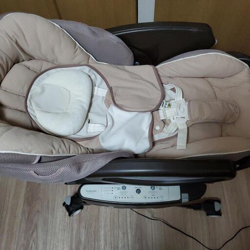 Aprica ユラリズム　オート　プレミアム＜電動ハイローベッド＆チェア＞