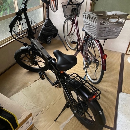 電動自転車・折りたたみ自転車・ほぼ新車です。引き希望・現金引き換えです。前・後ろ・ディスクブレーキです。