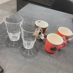 マグカップとガラスコップ