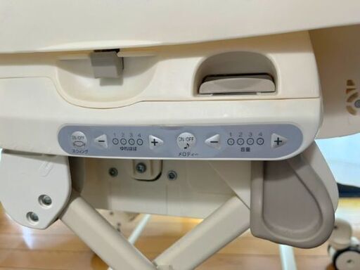 取引中】Combi 電動ハイローチェア ネムリラ オートスイング - ベビー 