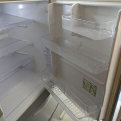 【鹿児島市リサイクルショップスターズ吉野店】3ドア冷蔵庫 2015年製 3ヶ月保証付き 全容積272L  冷凍室50L 冷蔵室222Ⅼ ハイアールアジア社製 　