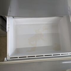 【鹿児島市リサイクルショップスターズ吉野店】3ドア冷蔵庫 2015年製 3ヶ月保証付き 全容積272L  冷凍室50L 冷蔵室222Ⅼ ハイアールアジア社製 　