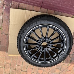 ベンツＥクラス(w213)スタッドレス付きホイール