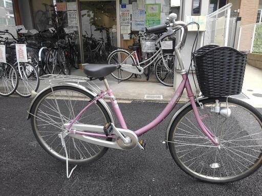 中古自転車３０５６　日本製　２６インチ　ギヤなし　ダイナモライト　キッキーと音がならない後輪ローラーブレーキ\n錆びにくい部品：ハンドル・リム・ドロヨケ・前かご・リヤキャリア