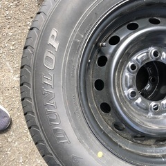 8型ハイエース　純正タイヤホイールセット