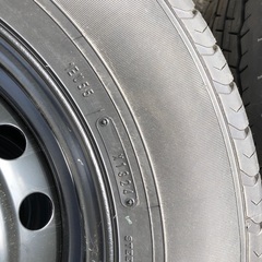 8型ハイエース　純正タイヤホイールセット