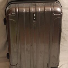 中型　PUJOLS　スーツケース　