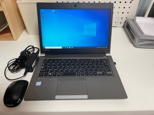TOSHIBA。超薄型13.3型ワイド 中古ノートパソコン 東芝 R63/P第5世代Core i5☆ 4GB 高速SSD 128GB☆無線 Wi-Fi 。Bluetooth 。WEBカメラ 搭載☆Windows10 キーボード新品。